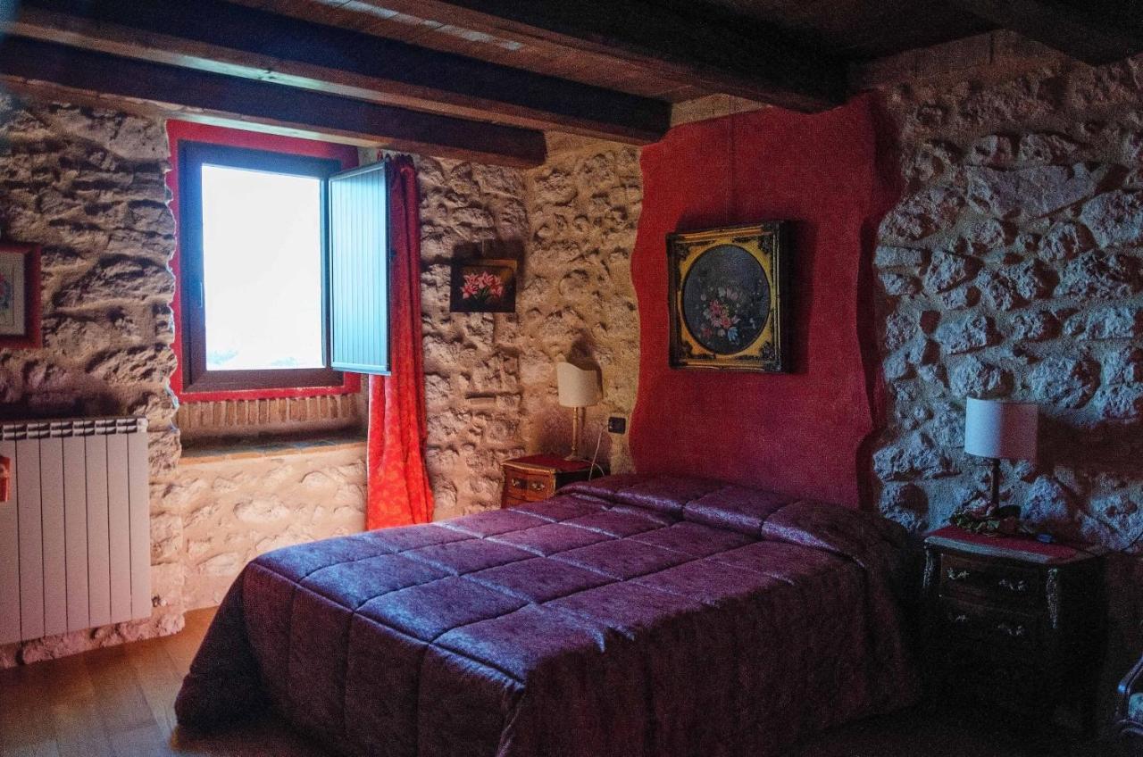 Hotel La Locanda Delle Streghe - Relais Ristorante Burg Castel del Monte Exterior foto
