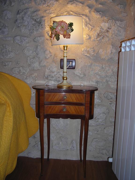 Hotel La Locanda Delle Streghe - Relais Ristorante Burg Castel del Monte Zimmer foto