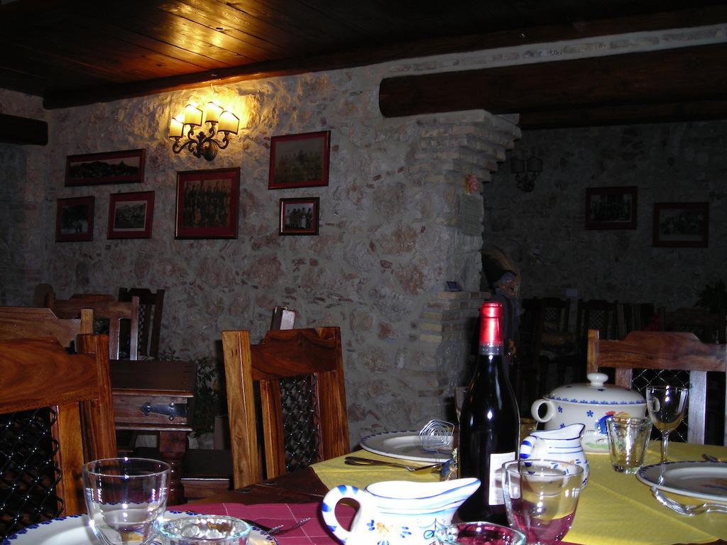 Hotel La Locanda Delle Streghe - Relais Ristorante Burg Castel del Monte Exterior foto