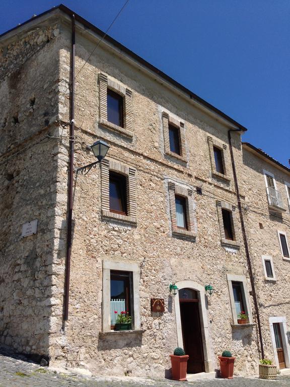 Hotel La Locanda Delle Streghe - Relais Ristorante Burg Castel del Monte Exterior foto
